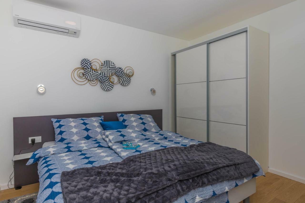 Apartments Tatjana Selce Exterior photo